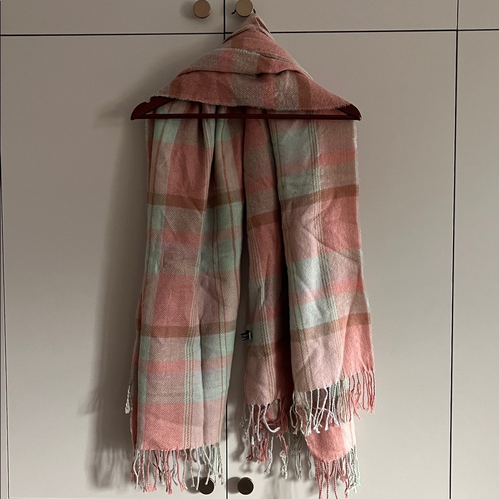 C’est Moi - Plaid Fringe Poncho - Picture 9 of 9